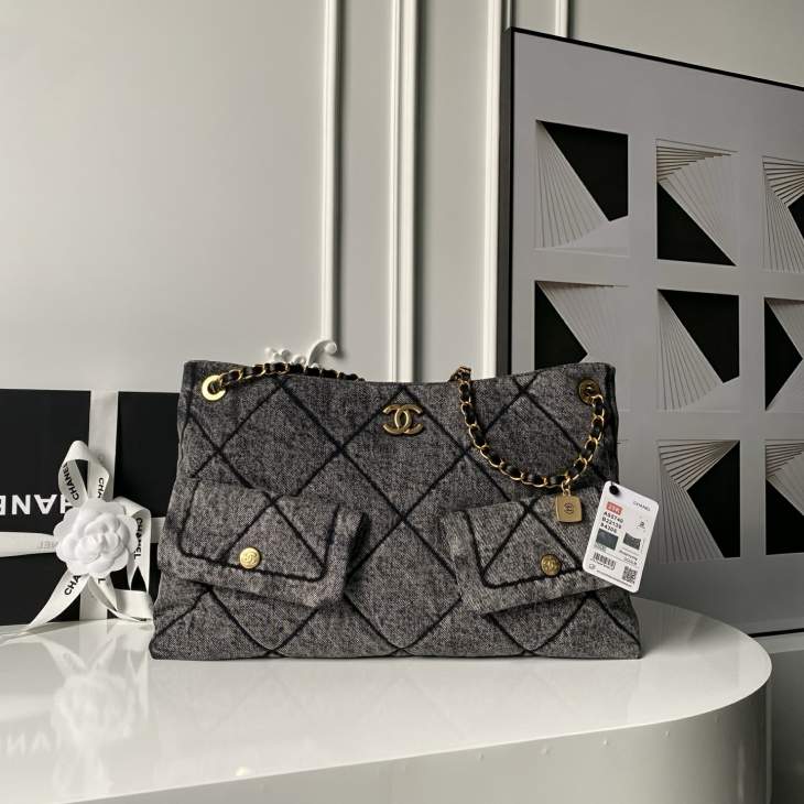 Picture of Chanel Handbags _SKUfw239866540fw